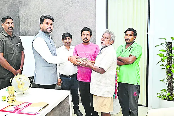 ఇజ్రాయిల్లో కోనసీమ వాసి మృతి