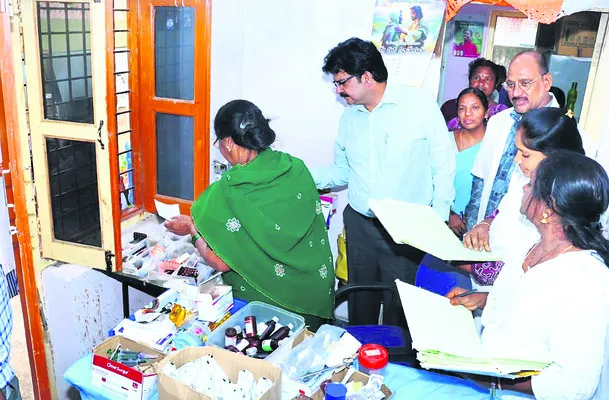కలెక్టర్ తనిఖీలోనూ వెలుగులోకి..