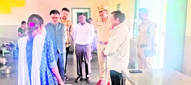 పాఠశాలల ఆకస్మిక తనిఖీ