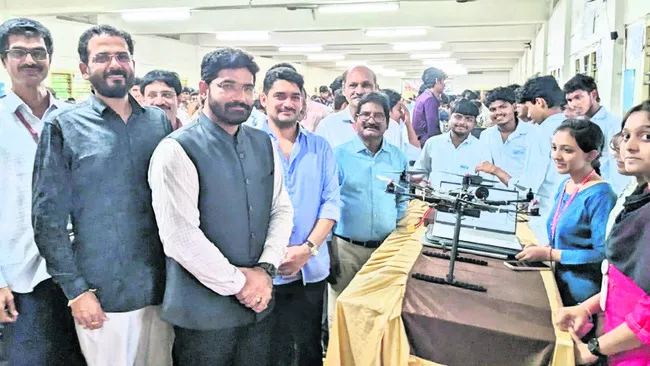 అన్ని రంగాల్లో టెక్నాలజీదే ప్రముఖ పాత్ర 