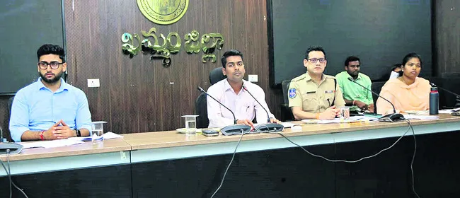 పక్కా ప్రణాళికతో రోడ్డు ప్రమాదాల నియంత్రణ