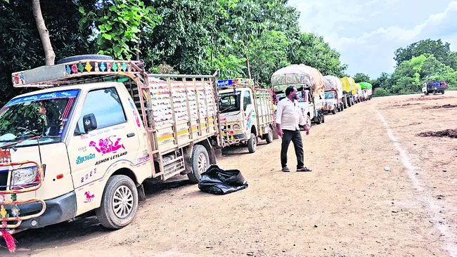 పత్తి కొనుగోళ్లలో సాంకేతిక సమస్య