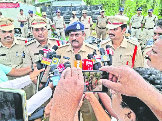 నేరాల నియంత్రణకు కార్డన్‌ సెర్చ్‌ 