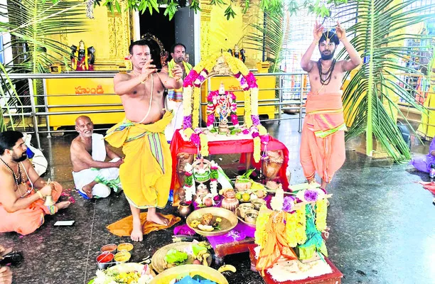 కురుమూర్తిస్వామి బ్రహ్మోత్సవాలు ప్రారంభం 