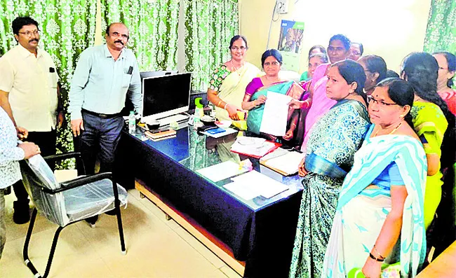 21 మందికి పబ్లిక్‌ హెల్త్‌ నర్సులుగా పదోన్నతి 