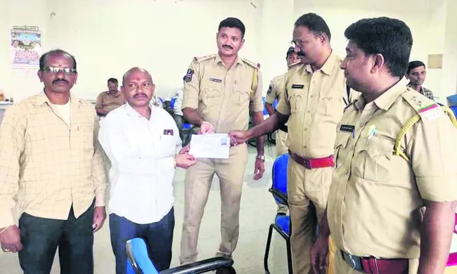 1,449 దరఖాస్తులు..