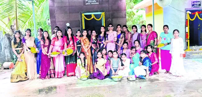 రియల్టర్కు కత్తిపోట్లు