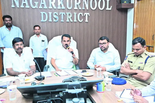 భూ సమస్యలపై నిర్లక్ష్యం వీడాలి 