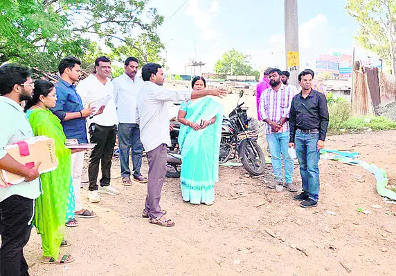 భూములపై కదలిక 