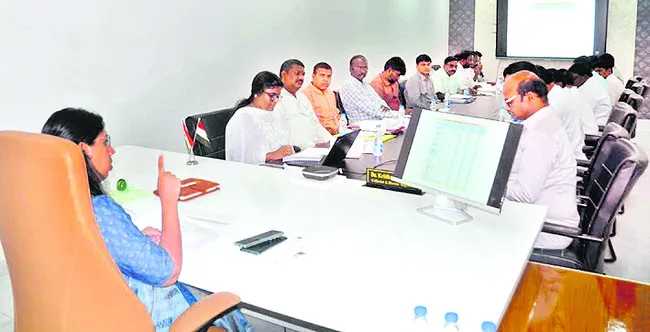 నిధుల వినియోగంలో సమతుల్యత ముఖ్యం 