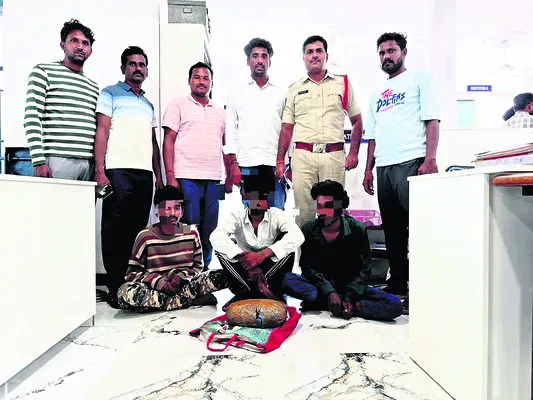 రూ.లక్ష విలువైన గంజాయి స్వాధీనం