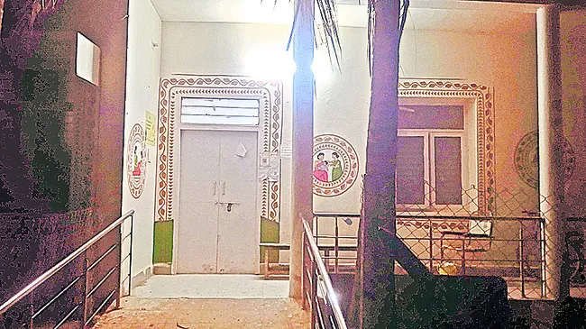 రాత్రి 7 గంటలైతే మూతే!