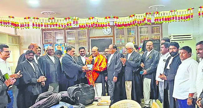 బస్వరాజ్కు ఘన సన్మానం