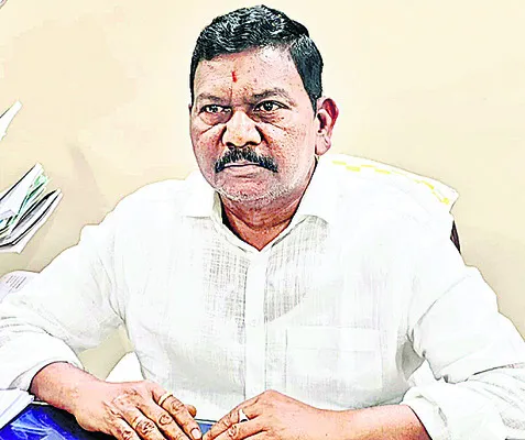 గిరిజన బిడ్డల బాగోగులు పట్టించుకోరా?