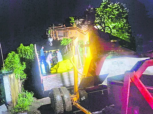 ప్రభుత్వ భూమిలో తమ్ముళ్ల పాగా