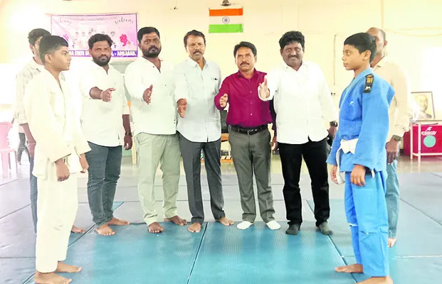 రాష్ట్రస్థాయిలో సత్తా చాటాలి