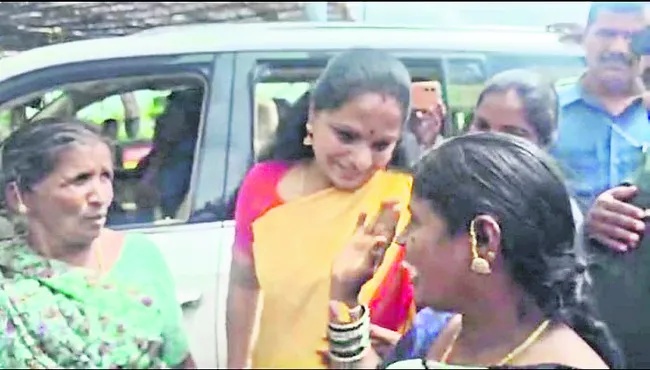 ‘మీ డాడీ బాగున్నాడా అమ్మ.. మళ్లీ కేసీఆర్‌ రావాలి’
