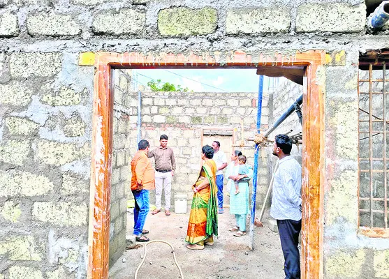 ఇళ్ల
