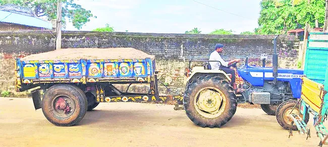 ఇందిరమ్మ ఇళ్ల పేరిట దందా!