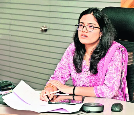 అధికారులు అప్రమత్తంగా ఉండాలి
