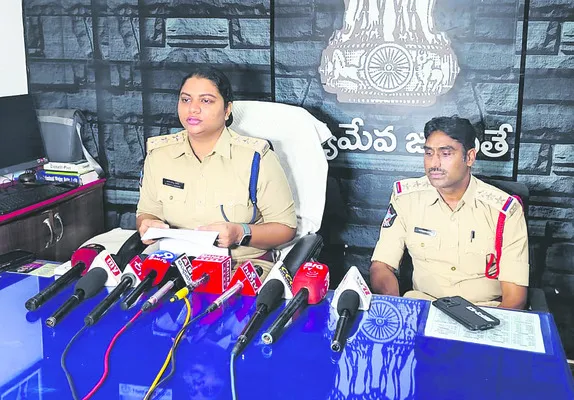 బాలికపై అత్యాచారం ఘటనలో నిందితులకు జైలు