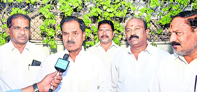 ప్రాణాలర్పించైనా ప్రైవేటీకరణను అడ్డుకుంటాం