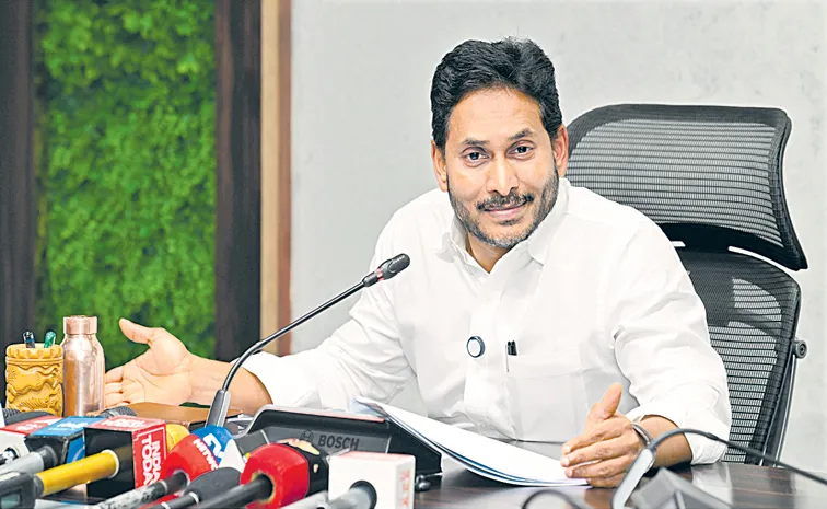 డేటా సెంటర్‌ క్రెడిట్‌ చౌర్యం: వైఎస్‌ జగన్‌