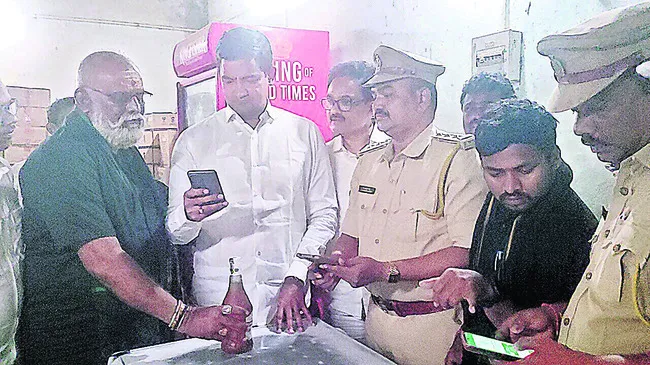 మంత్రివర్యా.. మద్యం గోలేంటి..!