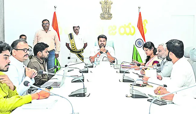 జిల్లాలో పర్యాటకాన్ని అభివృద్ధి చేయాలి