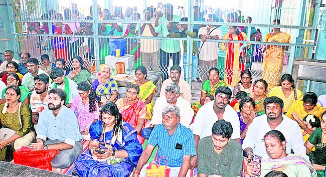 తిరువాభవరణం అలంకరణలో సుబ్రహ్మణ్యస్వామి