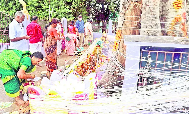 ఘనంగా నాగులచవితి వేడుకలు