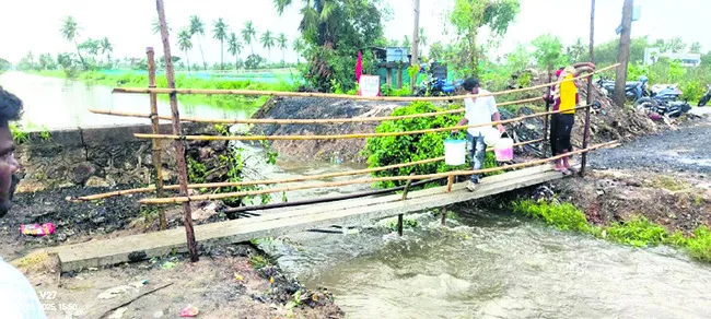 చెరువుల పటిష్టతను పరిశీలించాలి 