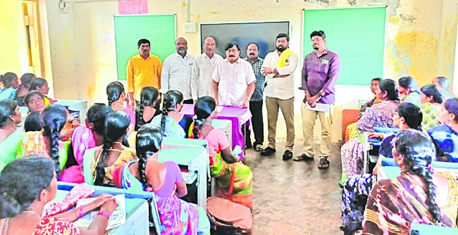 అందని