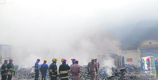 ఐసీడీ గోదాములో భారీ అగ్ని ప్రమాదం