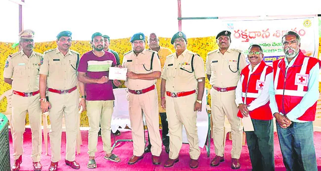 అమరుల త్యాగాలు వృథా కావు