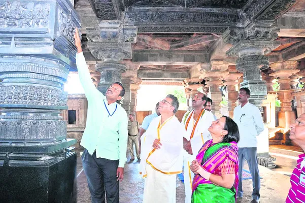 రామప్ప శిల్పకళా సంపద మరుపురానిది..