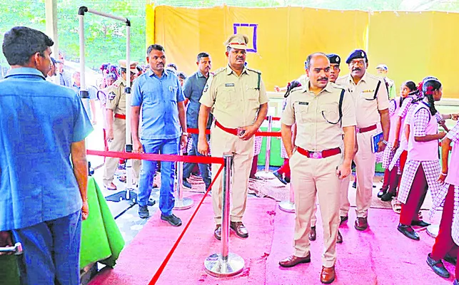 ఆకట్టుకున్న పోలీసు ఓపెన్‌ హౌస్‌ 