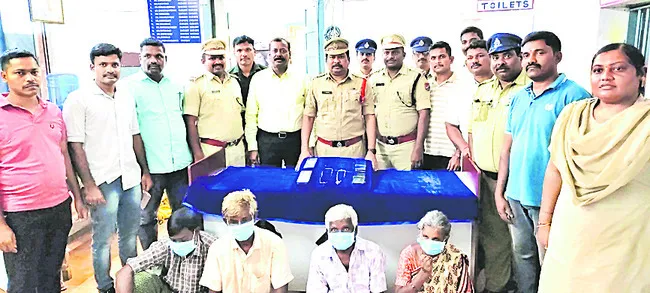 నేరాల నియంత్రణలో ఆర్పీఎఫ్ భేష్