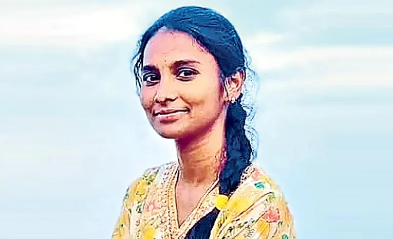 ఒంటరితనం భరించలేక.. యువతి ఆత్మహత్య