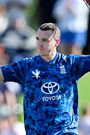 Harry Brooks brilliant 135 rescues ENG from collapse in Mount Maunganui12