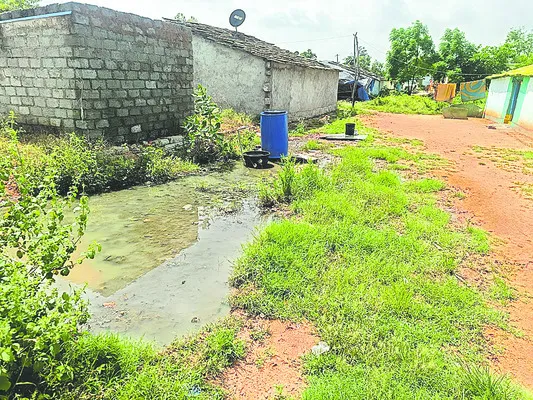 పంచాయతీల్లో నిధుల కటకట