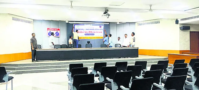 ఎవరికో లక్కు..!