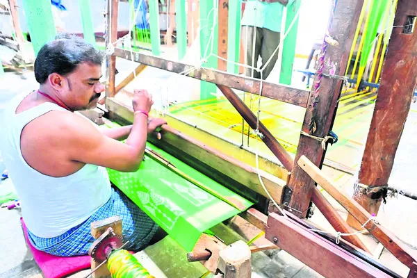 త్రిఫ్ట్ డబ్బులేవీ..!
