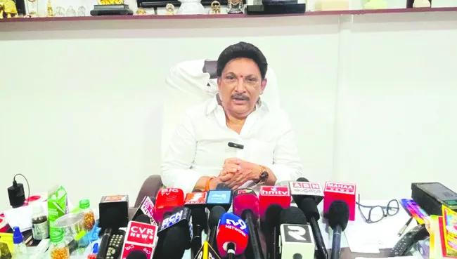 పేకాట క్లబ్బులతో భీమవరంలో రూ.కోట్ల దోపిడీ 