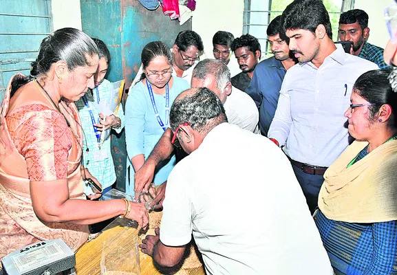 డీబీసీ కేంద్రాల్లో కేంద్ర బృందం