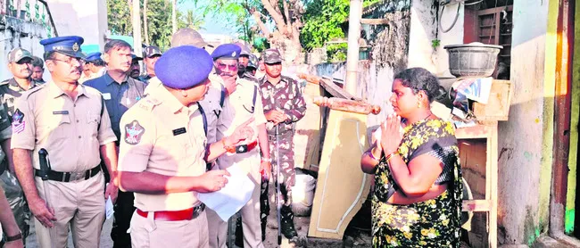 తాగి గొడవలు చేస్తే  రౌడీషీట్ తెరుస్తాం