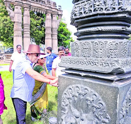 కాకతీయుల శిల్పకళ అద్భుతం