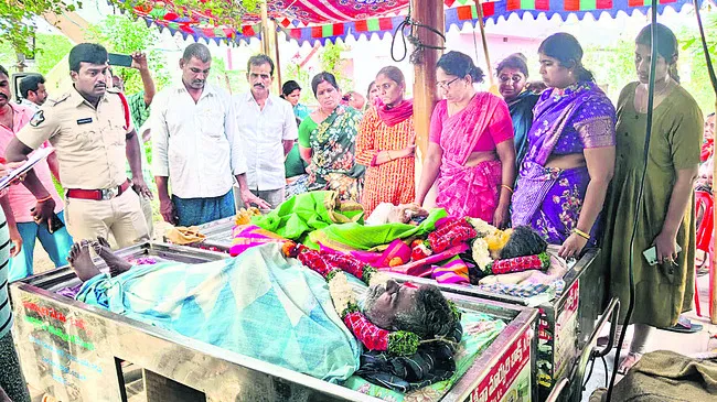 వృద్ధ దంపతుల ఆత్మహత్య 