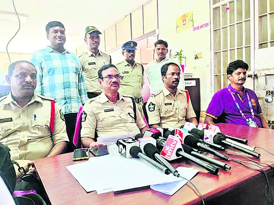 నిందితుడిని పట్టించిన ‘గాండీవ’ యాప్