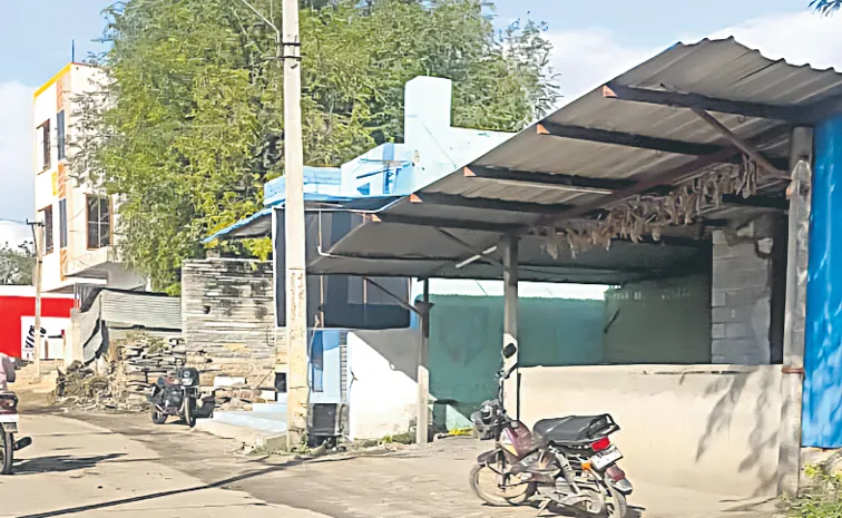 Laxmipuram belt shop Footage disappeared After Vemuri Kavery Travels bus accident